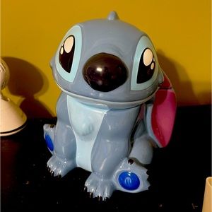 Brand new stitch SCENTSY warmer.